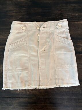 Free People: Casual Cream Button-Front Mini Skirt. Size 8 but fits like a 6